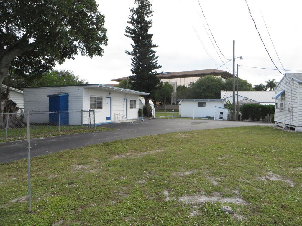 Royal Palms Motel Stuart Exterior photo