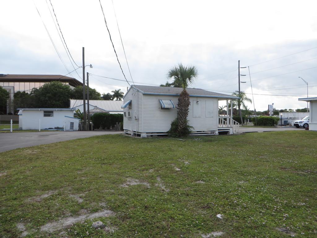 Royal Palms Motel Stuart Exterior photo