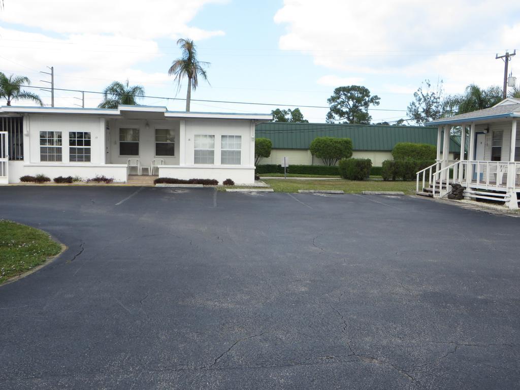 Royal Palms Motel Stuart Exterior photo