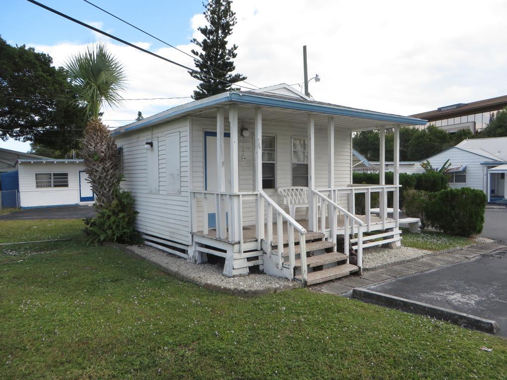 Royal Palms Motel Stuart Exterior photo