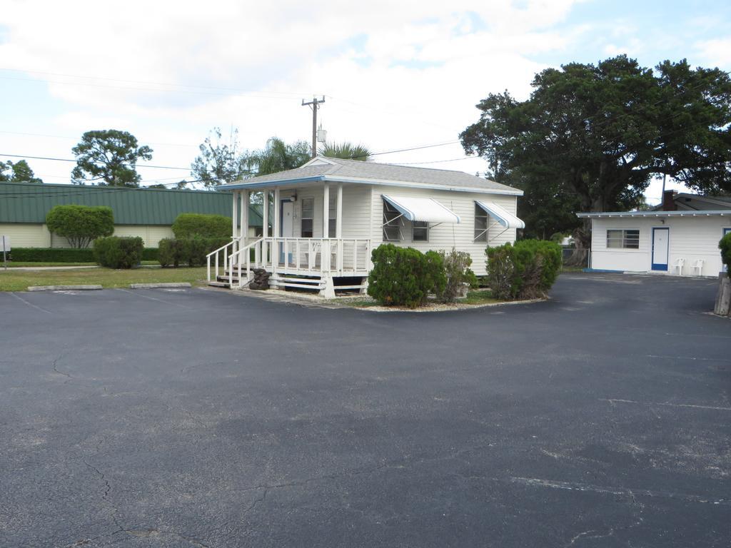 Royal Palms Motel Stuart Exterior photo