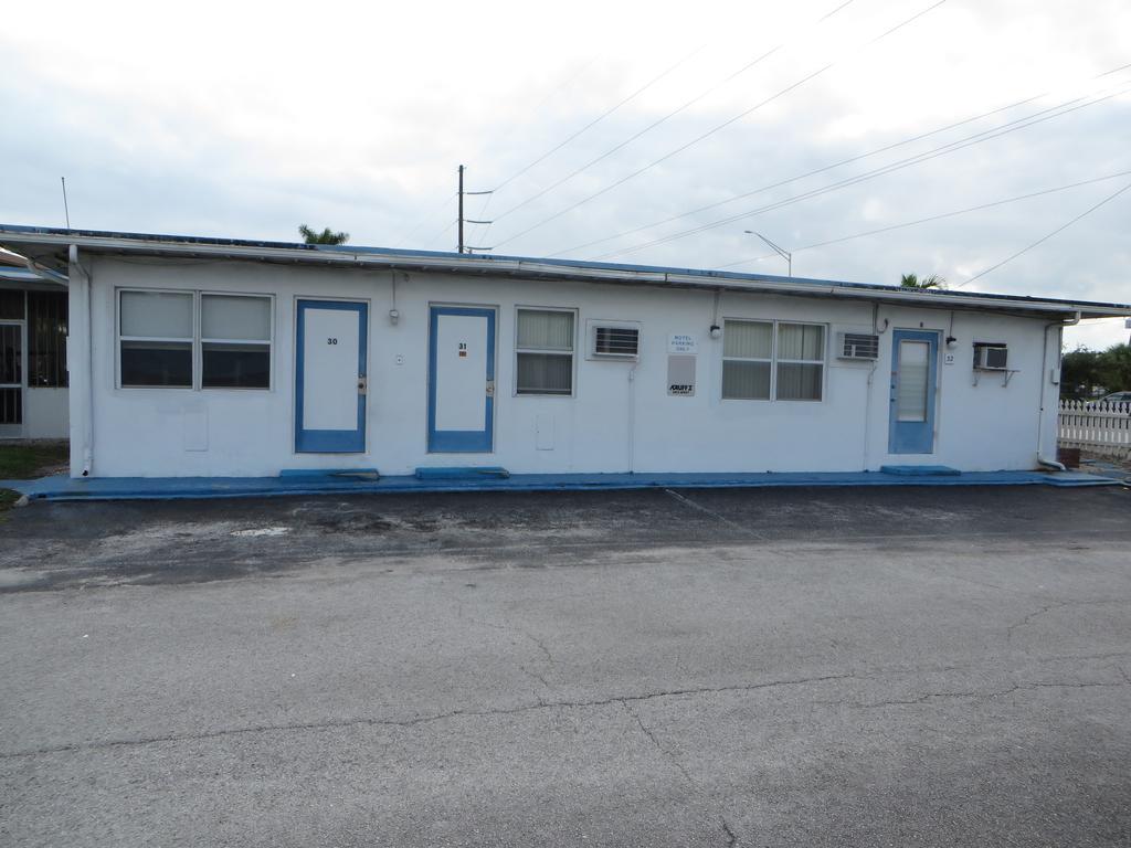 Royal Palms Motel Stuart Exterior photo