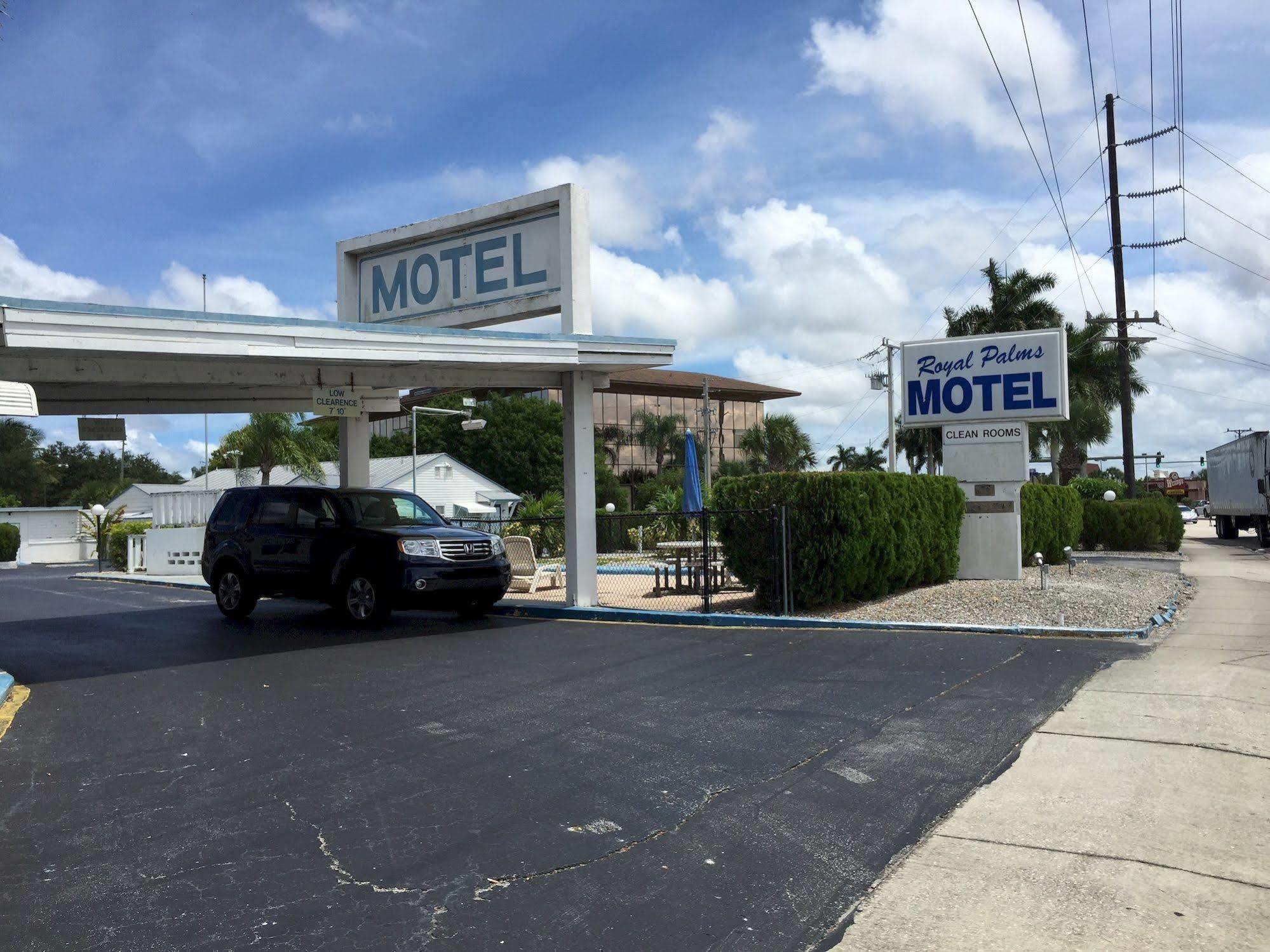 Royal Palms Motel Stuart Exterior photo